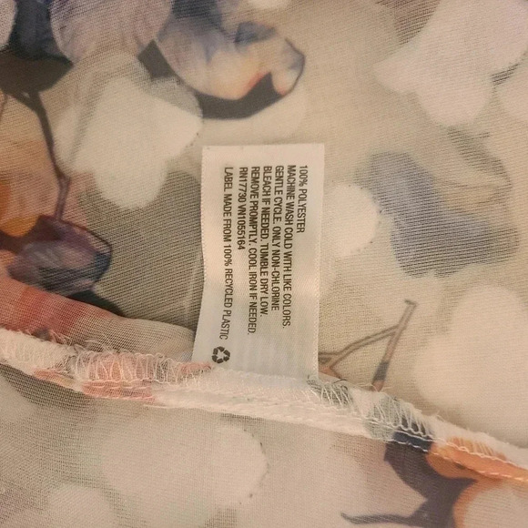 a new day Women's Sheer Floral Butterfly V Neck Sleeveless Top Medium - Picture 4 of 5